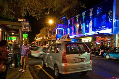 Katso, millaisia toimintoja sivua hallinnoivat ja sisältöä julkaisevat ihmiset tekevät. How to make the most of Cape Town without a car
