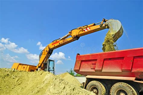 Sand Loading In A Dump Body Truck Stock Images Image 20050974