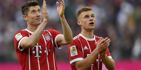 Der fällt hin und windet sich nach löw legt sich bei kimmich noch nicht öffentlich fest. Marktwertverlierer KW 23: Lewa und Kimmich auf dem Weg ...