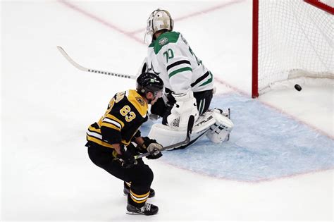 Brad Marchand Scores Twice Boston Bruins Open Season With 3 1 Win Over