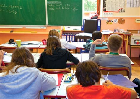 Paris, france time zone is central european summer time (cest). 10 differences between French and British schools ...