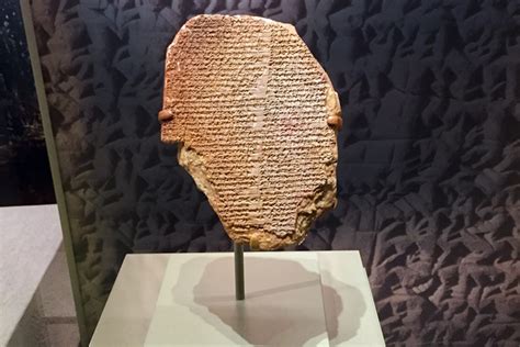 Looted 3500 Year Old Clay Tablet Finally Returning Back To Iraq