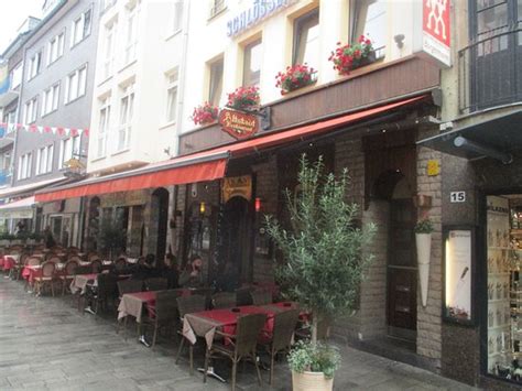 Das im herzen der altstadt gelegene restaurant brauerei zum schiffchen ist das älteste restaurant düsseldorfs. AltStadt Restaurant - Bild von Altstadt restaurant ...