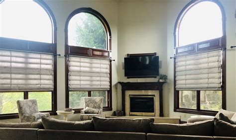 Faux wood blinds have the rich look of wood but are durable enough to withstand humid environments. Roman Shades in 2020 | Custom window coverings, Budget ...