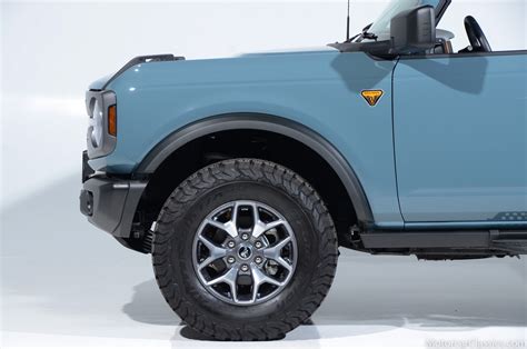 2022 Ford Bronco Badlands 2 Door Will Make You Feel Area 51 Blue About