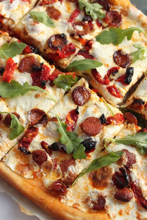 Spicy Sausage Sun Dried Tomato And Arugula Pizza Baker By Nature