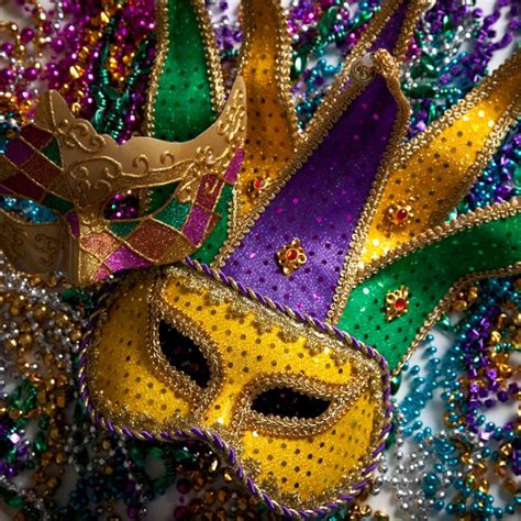 What Are Traditional Mardi Gras Costumes