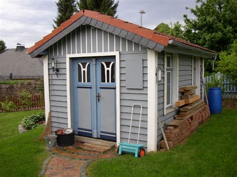 Bei einem solchen projekt sind die mengen an benötigtem material gewaltig. Gartenhäuschen Spezialisten gesucht ;) | Grillforum und ...