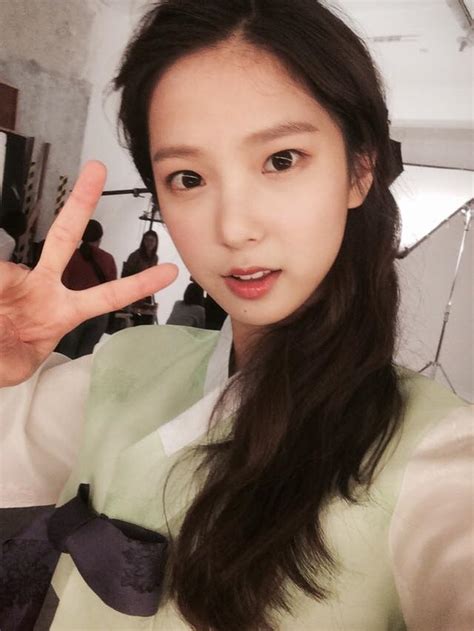 Born on august 12, 1996, yujin is only 25 years old. Yujin_chuseok - CLC (Crystal Clear) Photo (38910129) - Fanpop