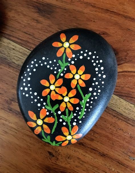 Valentines Painted Rock With Flowers Rock Painting Ideas Easy Rock