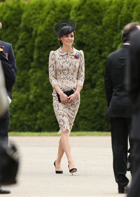 Kate middleton surprised royals fans when she held a gala dinner at buckingham palace in the sparklers also have a canadian connection, as fashion designer erdem moralıoğlu was born in. Kate Middleton Best Fashion Moments - Kate Middleton ...