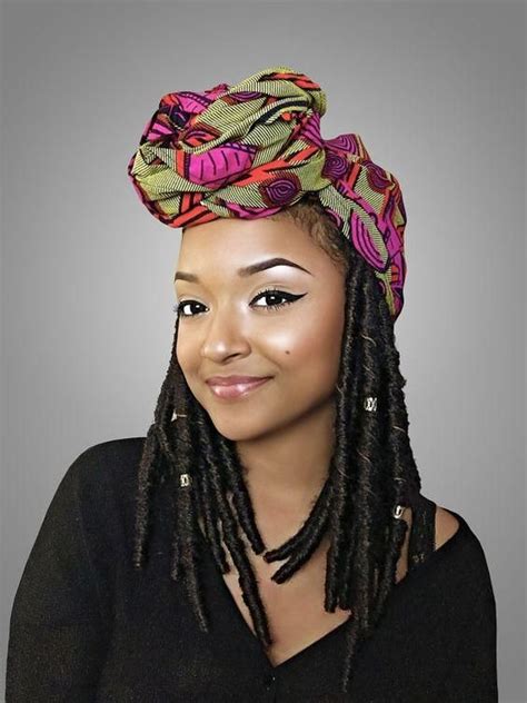 Tuck and roll bun hairstyle with bandana via. 30 GORGEOUS BANDANA HAIRSTYLES FOR BEST GIRLS (With images ...