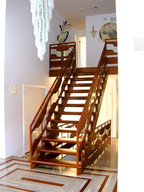 Appealing Wooden Stairs Ideas For Interior And Exterior