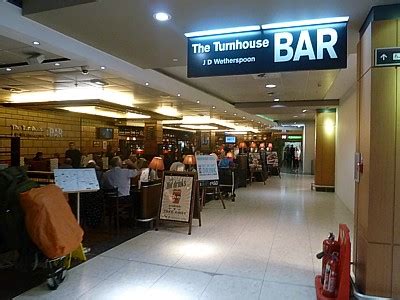 EDI: Edinburgh Airport - Terminal map, airport guide, lounges, bars