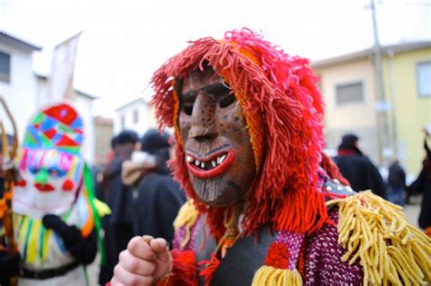 Si tienes alguna foto en la que salgas con un careto con el que no paras de reírte cada vez que la ves, ¡bienvenido. Caretos de Trás-os-Montes e Alto Douro - Locais com Festas ...