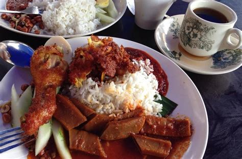 20 menu sarapan pagi berikut ini dapat menjadi rekomendasi variasi makanan yang biasa anda konsumsi di pagi hari. 7 Nasi Lemak Gerenti Sedap Di Kuala Lumpur! ~ ScaniaZ
