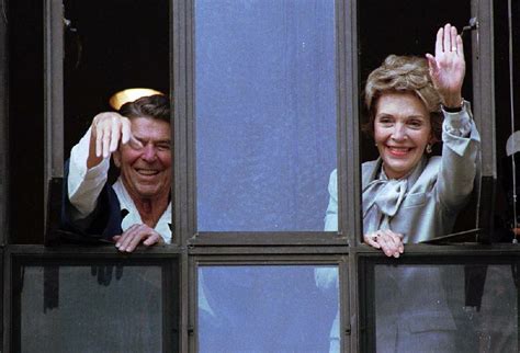 Ex First Lady Nancy Reagan Dies