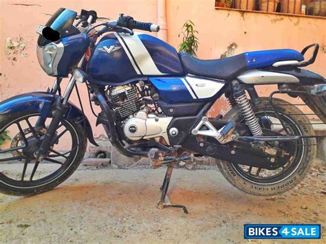 ✓ save more with tiendeo! Used 2017 model Bajaj V15 for sale in New Delhi. ID 284914 ...