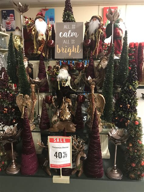 Christmas tree shops is a bargains retailer operating in the industry of stylish décor, holiday gifts, furniture, and kitchen items among others. Pin by Virginia Drake on Hobby Lobby table display ...