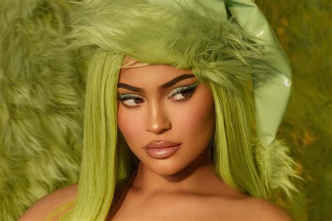 Kylie Jenner Reveals Kylie Cosmetics X Grinch Holiday Collection And