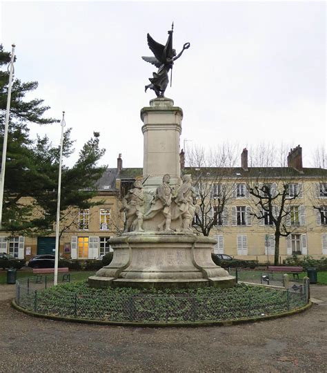 Monument à Charleville-Mézières, Charleville | Les monuments aux morts