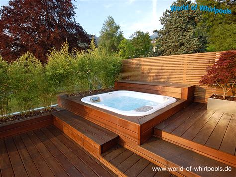 Garden hot tub is an ideal place to refresh even for the smallest gardens. Freistehende Whirlpools - Whirlpools NRW für den Garten ...