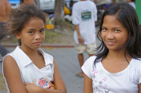 homeless philippine street girls