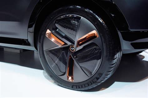 Kia Unveils New All Electric Compact Suv Concept Ahead Of Niro Ev
