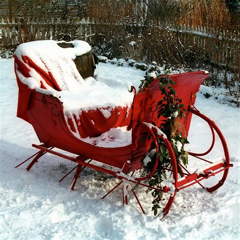 Playfully arrange a family of graceful reindeer around a decorative pond or fill santa's sleigh with presents. Large Christmas Sleigh Plans DIY Free Download homemade ...