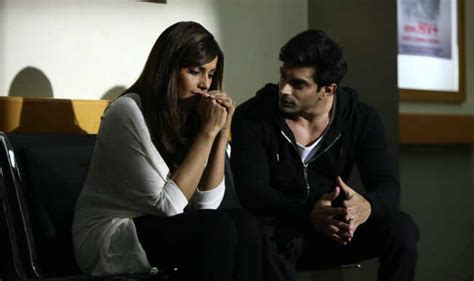 alone movie video review bhushan patel s erotic thriller starring karan singh grover and