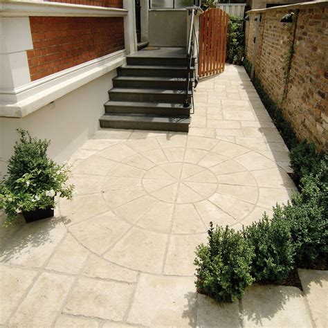 Bradstone Old Town Circular Paving Outer Weathered Limestone