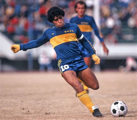 Boca juniors vs river plate (national 1981) after receiving multiple fouls diego maradona searches for it to make a goal. Maradona Boca Juniors Wallpapers - Wallpaper Cave