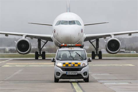 What Are Follow Me Cars At Airports Elite News