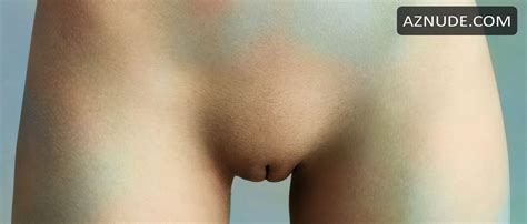 Emily Ratajkowski Completely Nude In Treats Magazine Nude VIDEOCL