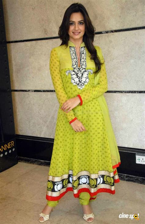 Kriti Karbanda In Super Ranga 5 Traditional Fashion Indian Outfits Summer Dresses