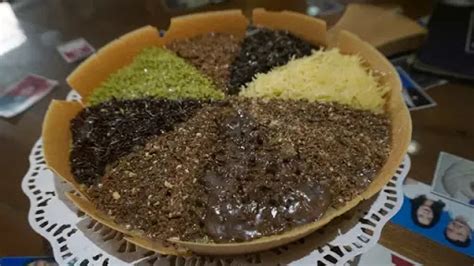 Resep membuat martabak empuk,bersarang dan enak. Resep Kekinian Martabak Manis Sederhana dan Mudah
