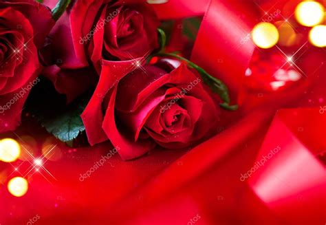 Valentines Day Red Roses Bouquet — Stock Photo © Subbotina 100197142