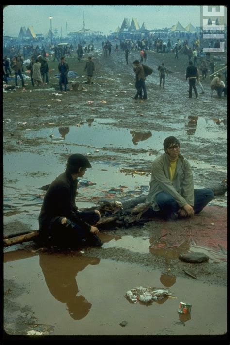 40 Rare And Incredible Color Photographs That Capture Scenes Of The