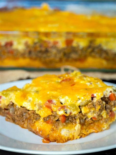 Ground beef casseroles are always a good choice for busy weeknight family meals. Homestyle Ground Beef Casserole | Meat recipes, Potluck ...