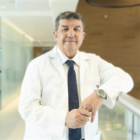 Dr Imad Hashim Ahmad Neurosurgery And Spine Surgery Dubai