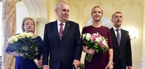 Prezident zeman i premiér babiš už několikrát veřejně řekli, že michal šmarda coby starosta nového města na moravě by se na to lépe hodil. Sladění Babiš a Zeman. S manželkami obědvají v Lánech ...