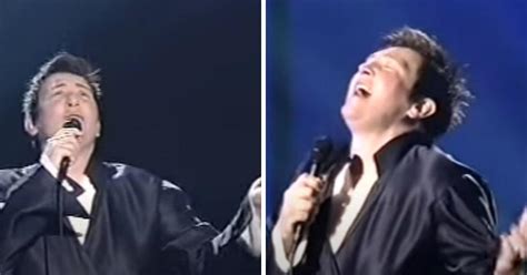 Kd Lang Sings Uplifting And Soulful Rendition Of Hallelujah In Homage To Leonard Cohen