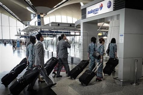 Sekiranya anda pernah menaiki penerbangan antarabangsa malaysia airlines pulang ke malaysia, anda pastinya akan mendengar krew penerbangan memberikan ucapan selamat pulang ke malaysia sejurus sebelum pendaratan dilakukan. NUFAM kesal syarikat penerbangan abai keselamatan kru kabin