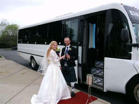 Wedding Shuttle Bus And Limousine Services At Low Hourly Rate