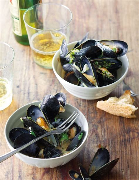 Mussels Steamed In Belgian Ale Shallots And Herbs Yummy Seafood