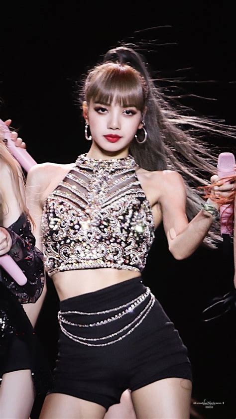 Chinese Youths Are Rushing To The Salon To Get Bangs Like Blackpink