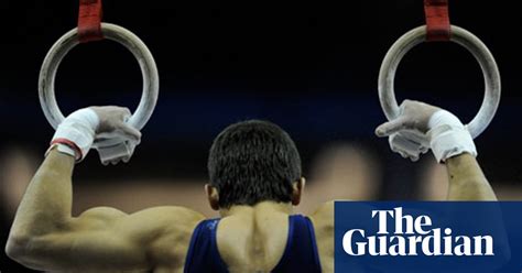 Testosterone Drops When Men Become Fathers Science The Guardian