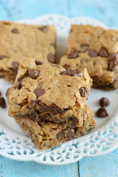 Oct 10, 2019 · these oatmeal cookie bars have the flavor of banana bread, the dense and chewy texture of oatmeal cookies, and the melty chocolate factor of chocolate chip cookies. Healthy Oatmeal Bars (PB Chocolate Chip!) - Live Well Bake ...