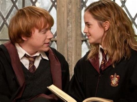 Harry volta para a escola de magia e bruxaria de hogwarts para cursar a quarta série. Você sabe tudo sobre Rony e Hermione? | Quizur