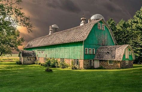 Simplicity Is Happiness Barn Pictures Green Barn Barn Photography
